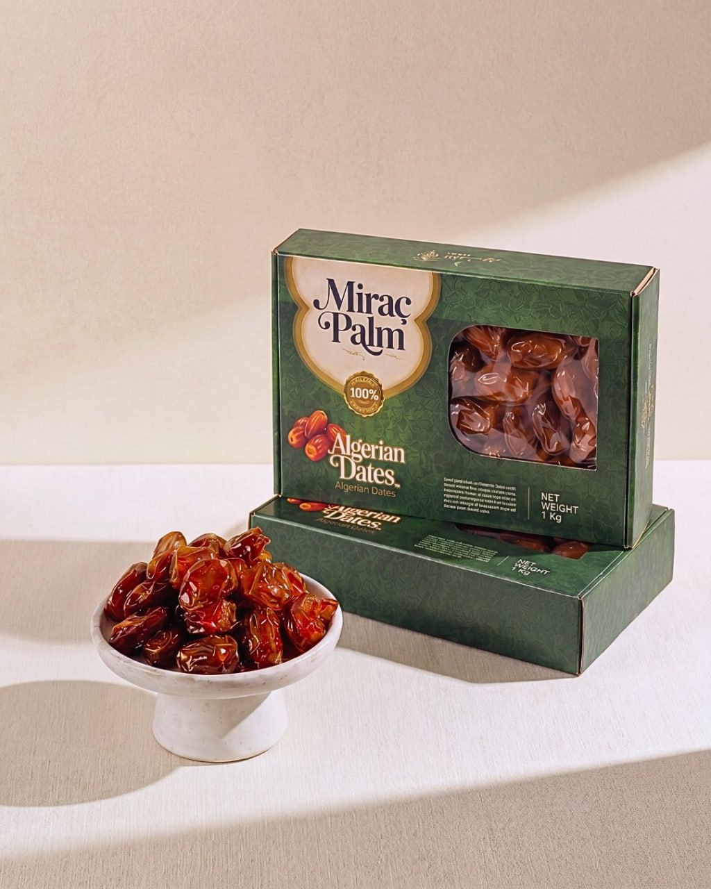 Miraç Palm Algerian Deglet Nour — pitted dates box with fresh dates
